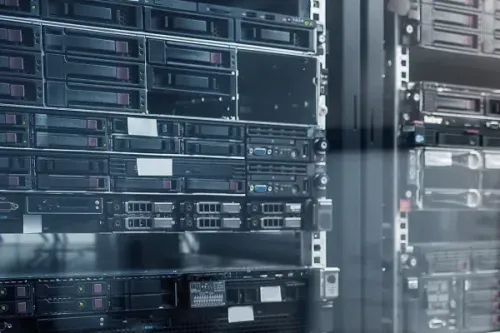 Hardware mit zweitem Leben: Grassau GmbH spendet an Schulen